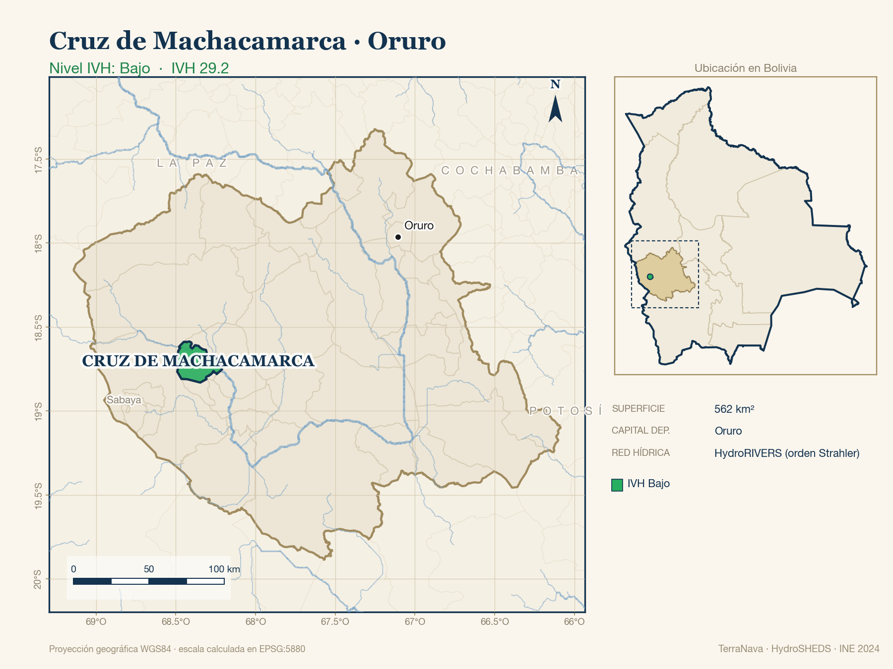 Mapa localizador de Cruz de Machacamarca (Oruro): zoom departamental con red hídrica HydroRIVERS, municipio destacado por nivel IVH y ubicación en Bolivia