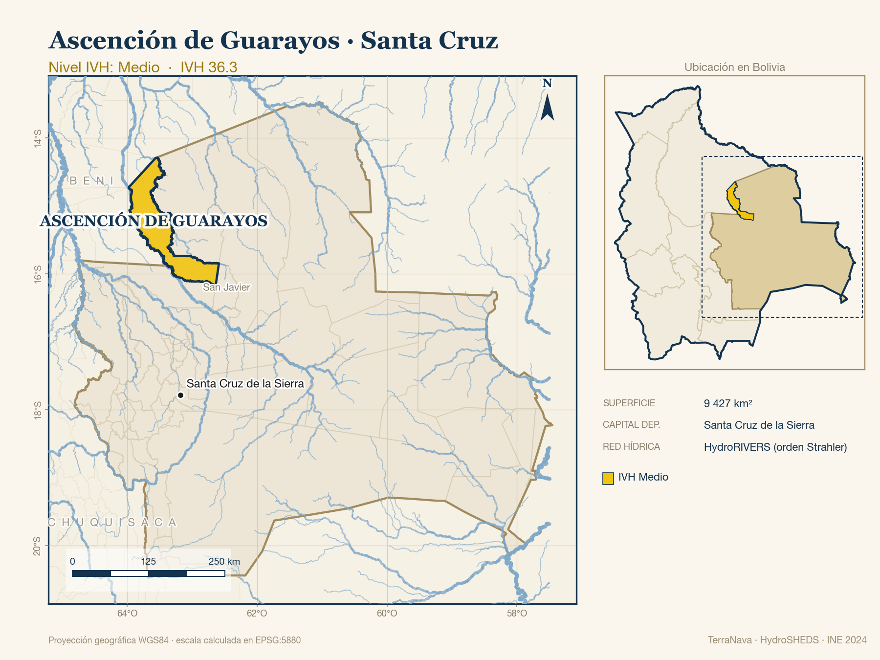 Mapa localizador de Ascención de Guarayos (Santa Cruz): zoom departamental con red hídrica HydroRIVERS, municipio destacado por nivel IVH y ubicación en Bolivia