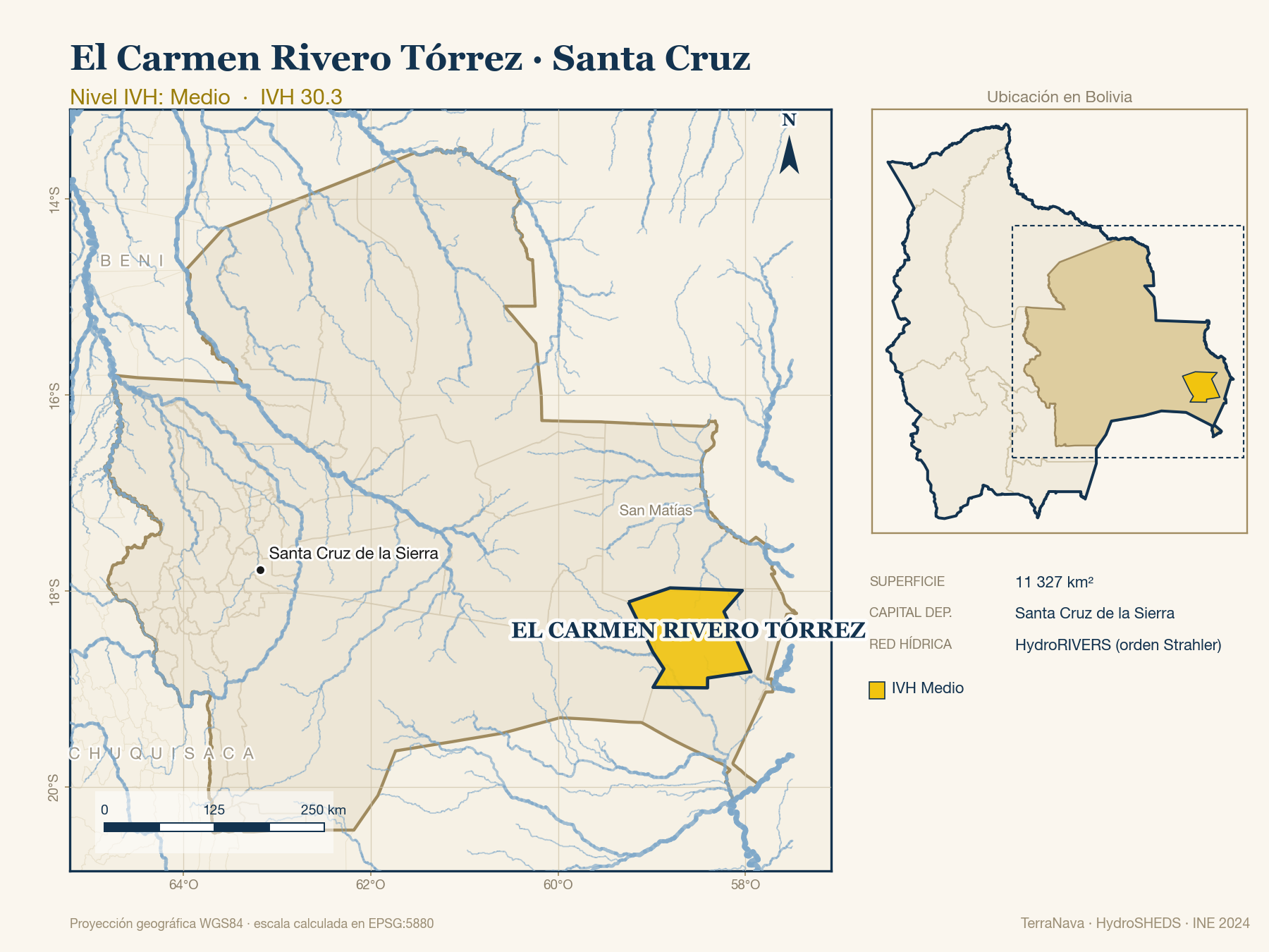 Mapa localizador de El Carmen Rivero Tórrez (Santa Cruz): zoom departamental con red hídrica HydroRIVERS, municipio destacado por nivel IVH y ubicación en Bolivia